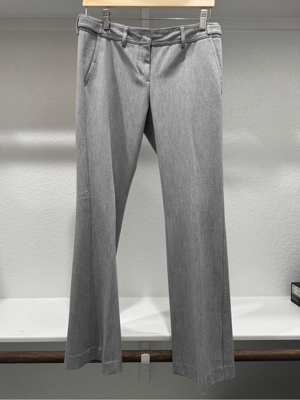 Women’s Express Columnist Dress Pants in Light Gray, size 4 short